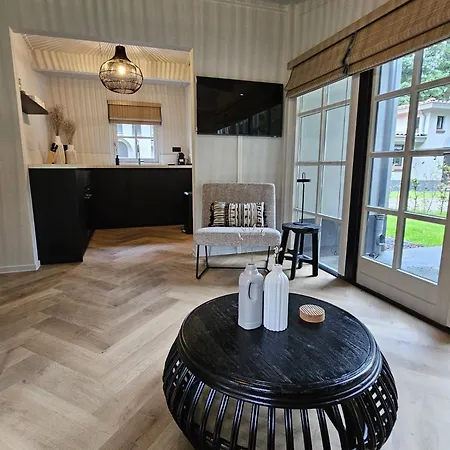 Dom wakacyjny Casa Do Cervo, Boshof 6 Luxe Met Overdekt Terras Ermelo